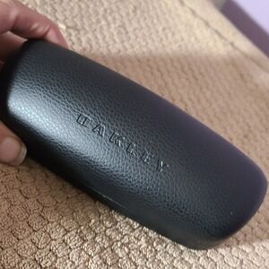 Oakley Black Pebbled Hard Shell Sunglasses Eyeglasses Case with Flocked Lining